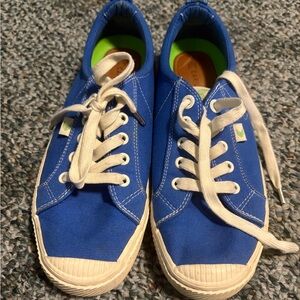 Blue Cariuma Shoes NWOT